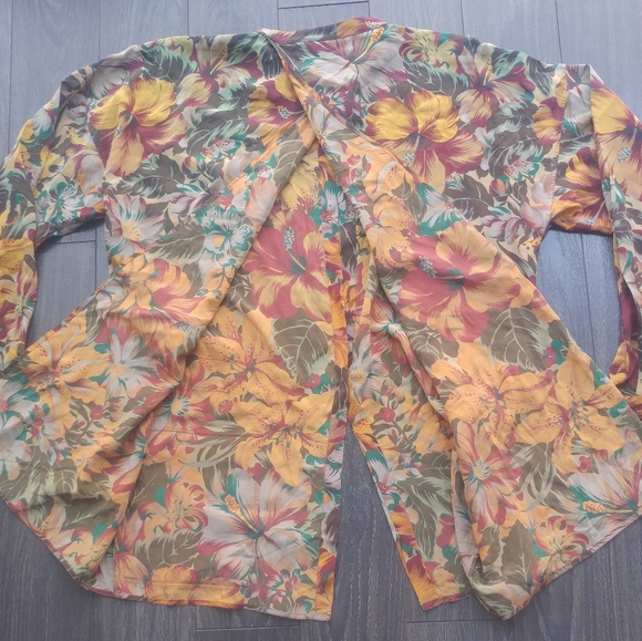 VINTAGE 80S GIANNI VERSACE SILK BLOUSE - Picture 6 of 7